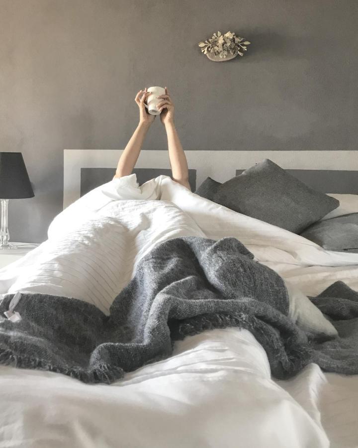 Il Sassoscritto Bed And Breakfast Montecalvo Versiggia Dış mekan fotoğraf