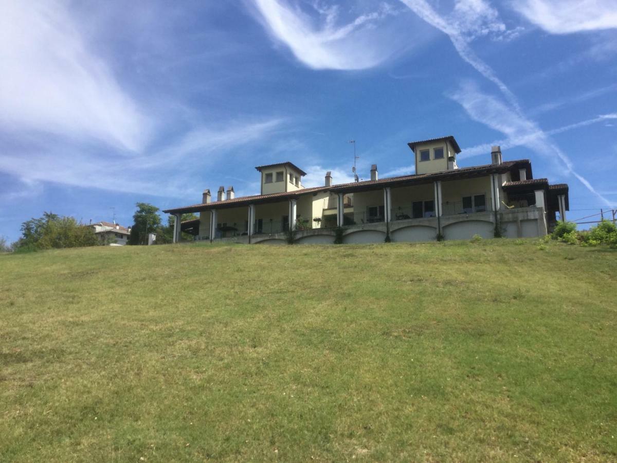 Il Sassoscritto Bed And Breakfast Montecalvo Versiggia Dış mekan fotoğraf